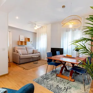 Apartment Bonito Callejon En La Juderia By Thegoodtourist, Seville